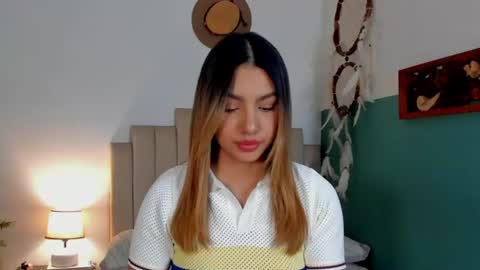 Snapshot of h3y_mia3 chatting on 28, 6, 2026 Paulina online show from 28, 6, 2026