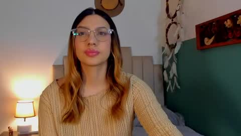 Snapshot of h3y_mia3 chatting on 18, 7, 2026 Paulina online show from 18, 7, 2026