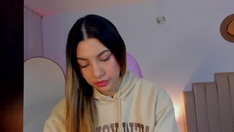 Snapshot of h3y_mia3 chatting on 26, 7, 2026 Paulina online show from 26, 7, 2026