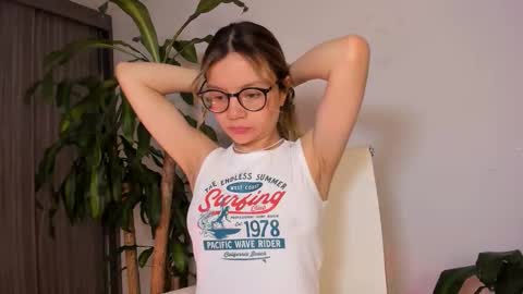 Snapshot of hailey_firee chatting on 2, 10, 2025 Hailey online show from 2, 10, 2025