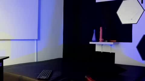 haileycat_ online show from 12, 3, 2025