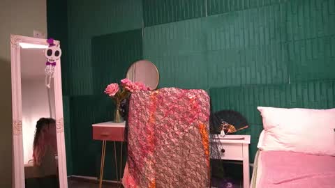 Hailey online show from 4, 11, 2025