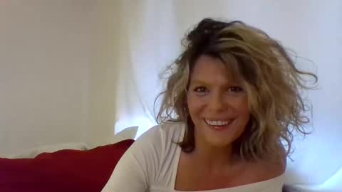 Hailey online show from 11, 3, 2025