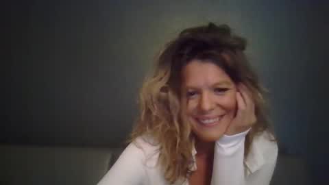 Hailey online show from 5, 10, 2025