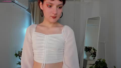 Snapshot of hairy_queeen chatting on 18, 9, 2025 hairy_queeen online show from 18, 9, 2025