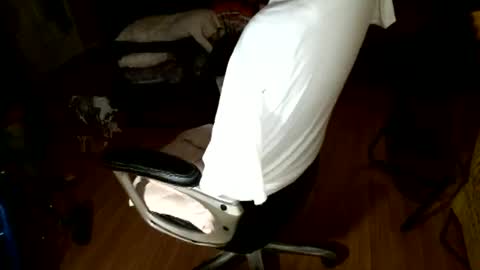 Snapshot of hairybear813 chatting on 31, 12, 2024 hairybear813 online show from 31, 12, 2024