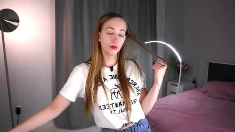 Snapshot of haleybalder chatting on 26, 11, 2025 Tracy online show from 26, 11, 2025