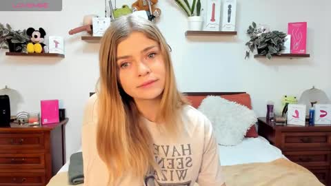 Snapshot of haleyreedme chatting on 14, 11, 2025 Haley online show from 14, 11, 2025