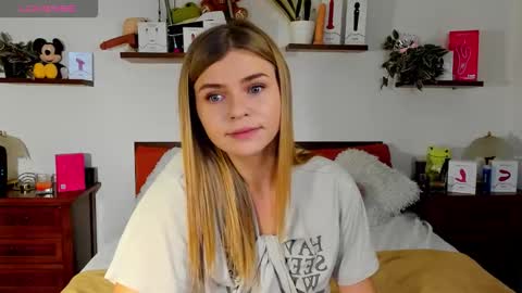 Snapshot of haleyreedme chatting on 15, 11, 2025 Haley online show from 15, 11, 2025