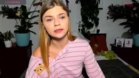 Snapshot of haleyreedme chatting on 25, 11, 2025 Haley online show from 25, 11, 2025