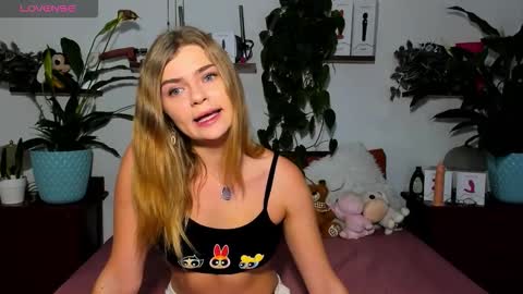 Snapshot of haleyreedme chatting on 28, 11, 2025 Haley online show from 28, 11, 2025