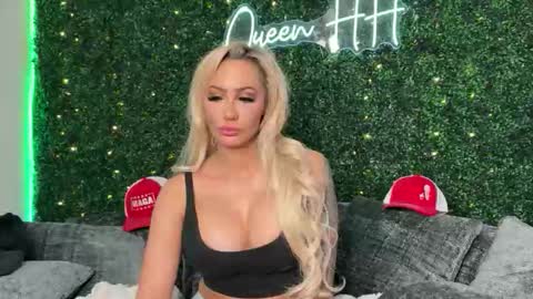 Halia Hill online show from 11, 1, 2026