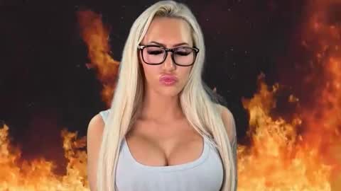 Snapshot of haliaxhill chatting on 16, 5, 2026 Halia Hill online show from 16, 5, 2026