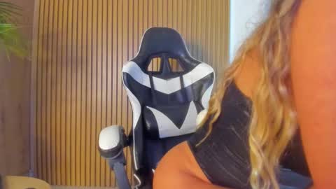 Anahis online show from 7, 10, 2025