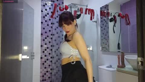 Snapshot of hall_sextape chatting on 13, 9, 2025 Alice Ariel Bella Fran and Stiven online show from 13, 9, 2025