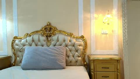 Hallie Stone online show from 2, 4, 2026