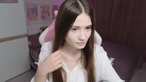 Snapshot of hana_flo chatting on 28, 10, 2025 Hana online show from 28, 10, 2025