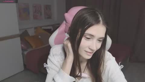 Snapshot of hana_flo chatting on 17, 11, 2025 Hana online show from 17, 11, 2025