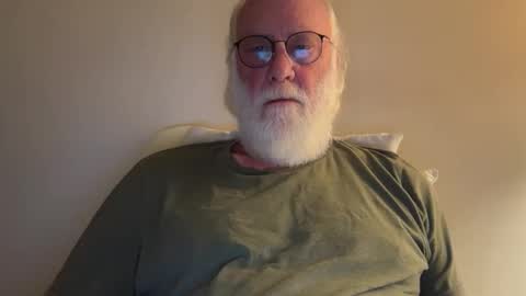 Snapshot of handful57345 chatting on 1, 4, 2026 handful57345 online show from 1, 4, 2026