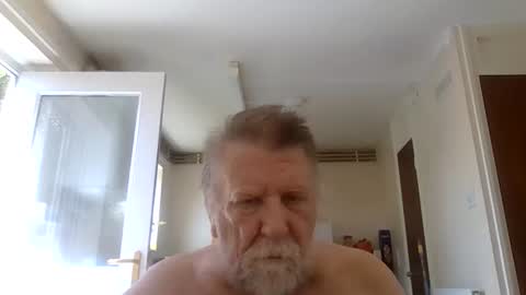 Snapshot of handiman1001 chatting on 9, 7, 2026 handiman1001 online show from 9, 7, 2026