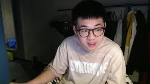 handsome_mannn online show from 19, 1, 2025