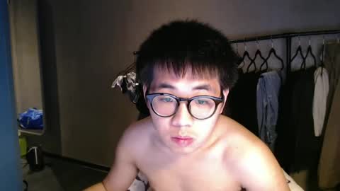 handsome_mannn online show from 15, 2, 2025