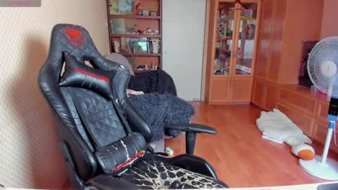 Mila online show from 4, 6, 2026