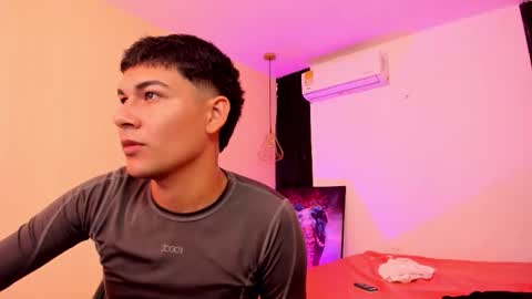 leonardfarrucknick and otis online show from 3, 2, 2026