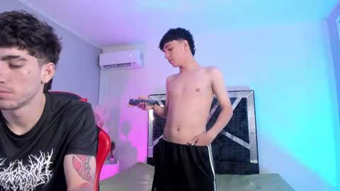 leonardfarrucknick and otis online show from 18, 4, 2026