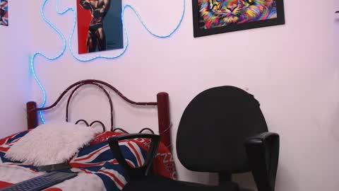 Snapshot of hank_fuller01 chatting on 17, 10, 2025 Hank online show from 17, 10, 2025