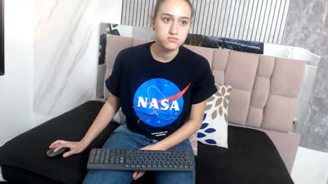 Snapshot of hanna__palmer1 chatting on 30, 11, 2025 Hanna Palmer online show from 30, 11, 2025