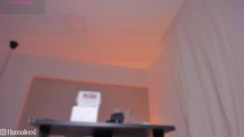 Snapshot of hanna_lee02 chatting on 24, 4, 2026 Hanna Lee online show from 24, 4, 2026