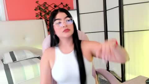 Snapshot of hanna_lee4 chatting on 18, 4, 2026 Hanna online show from 18, 4, 2026