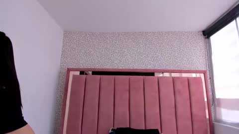 Snapshot of hanna_lee__ chatting on 6, 11, 2025 H A N N A online show from 6, 11, 2025