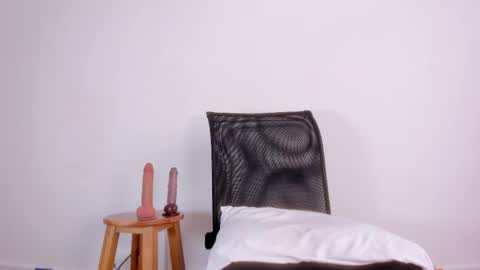 Hanna lens online show from 12, 1, 2026