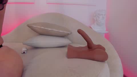 Hanna online show from 8, 3, 2025