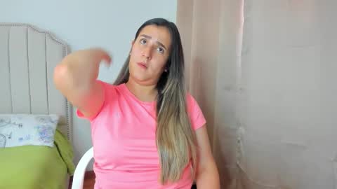 Snapshot of hannaa86 chatting on 12, 11, 2025 Hanna online show from 12, 11, 2025