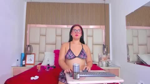 HannaClaire online show from 28, 9, 2025