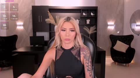 Snapshot of hannaconnor_ chatting on 13, 9, 2025 Hanna Connor online show from 13, 9, 2025