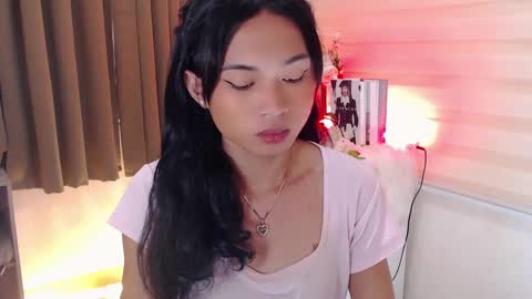 Snapshot of hannah_davis69 chatting on 5, 2, 2025 Alex online show from 5, 2, 2025