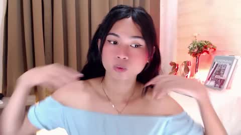 Snapshot of hannah_davis69 chatting on 25, 2, 2025 Alex online show from 25, 2, 2025