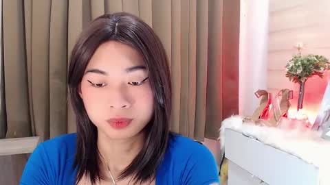 Snapshot of hannah_davis69 chatting on 12, 3, 2025 Alex online show from 12, 3, 2025