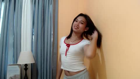 Snapshot of hannah_davis69 chatting on 2, 10, 2025 Alex online show from 2, 10, 2025
