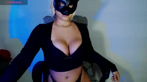 hannah kiim online show from 6, 11, 2025