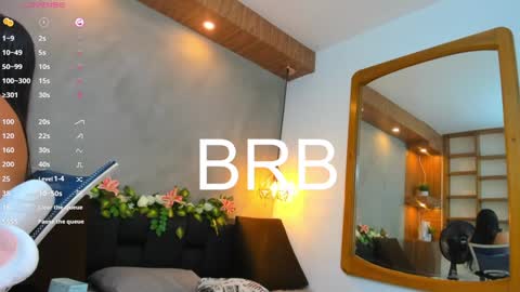 Hannah Williams online show from 15, 12, 2024