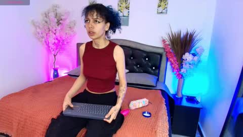 Snapshot of hannahblue_ chatting on 5, 2, 2026 HannahBlue online show from 5, 2, 2026