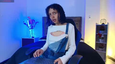 Snapshot of hannahblue_ chatting on 23, 2, 2026 HannahBlue online show from 23, 2, 2026