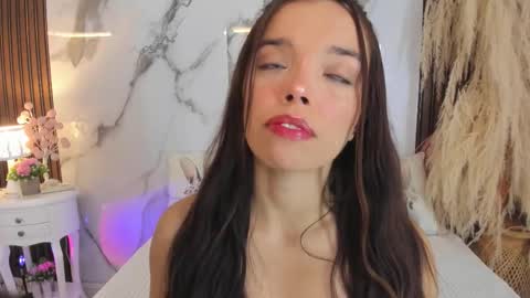 Hannahill69 online show from 4, 11, 2025