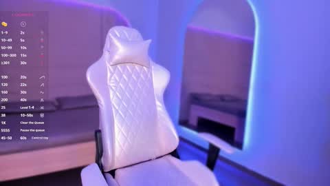 hannahmonttgomery  Help me reach 100 Hands up online show from 14, 1, 2026