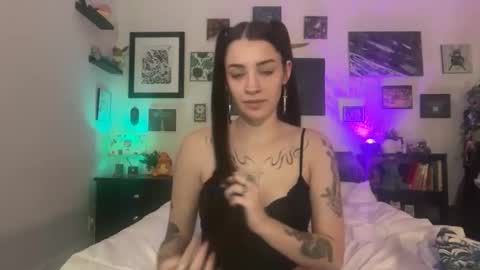 Hannah Taylor online show from 3, 2, 2026